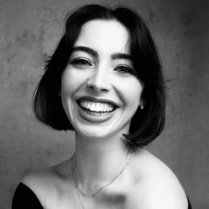 Charlotte_Headshot